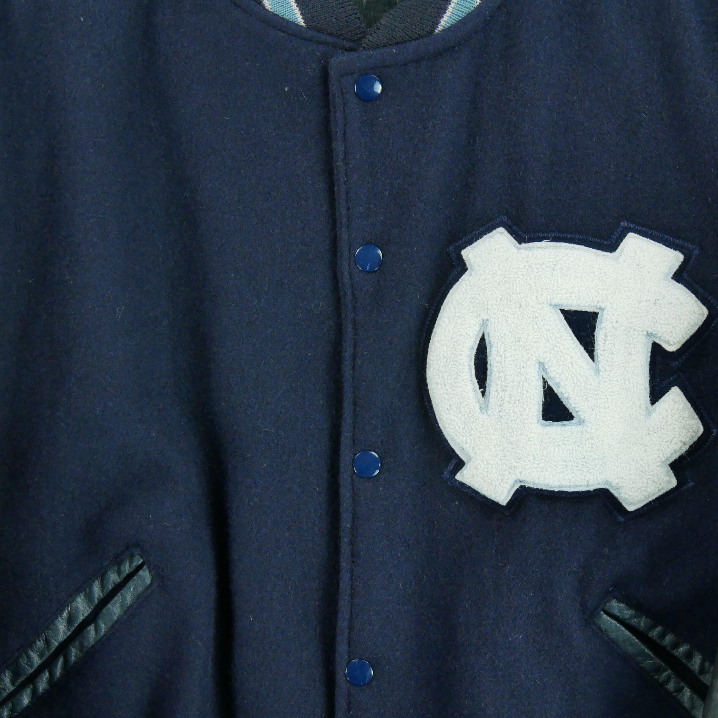 Segunda Vida - Casaco Masculina NCAA Vintage Tar Heels - Em muito bom estado 4/6