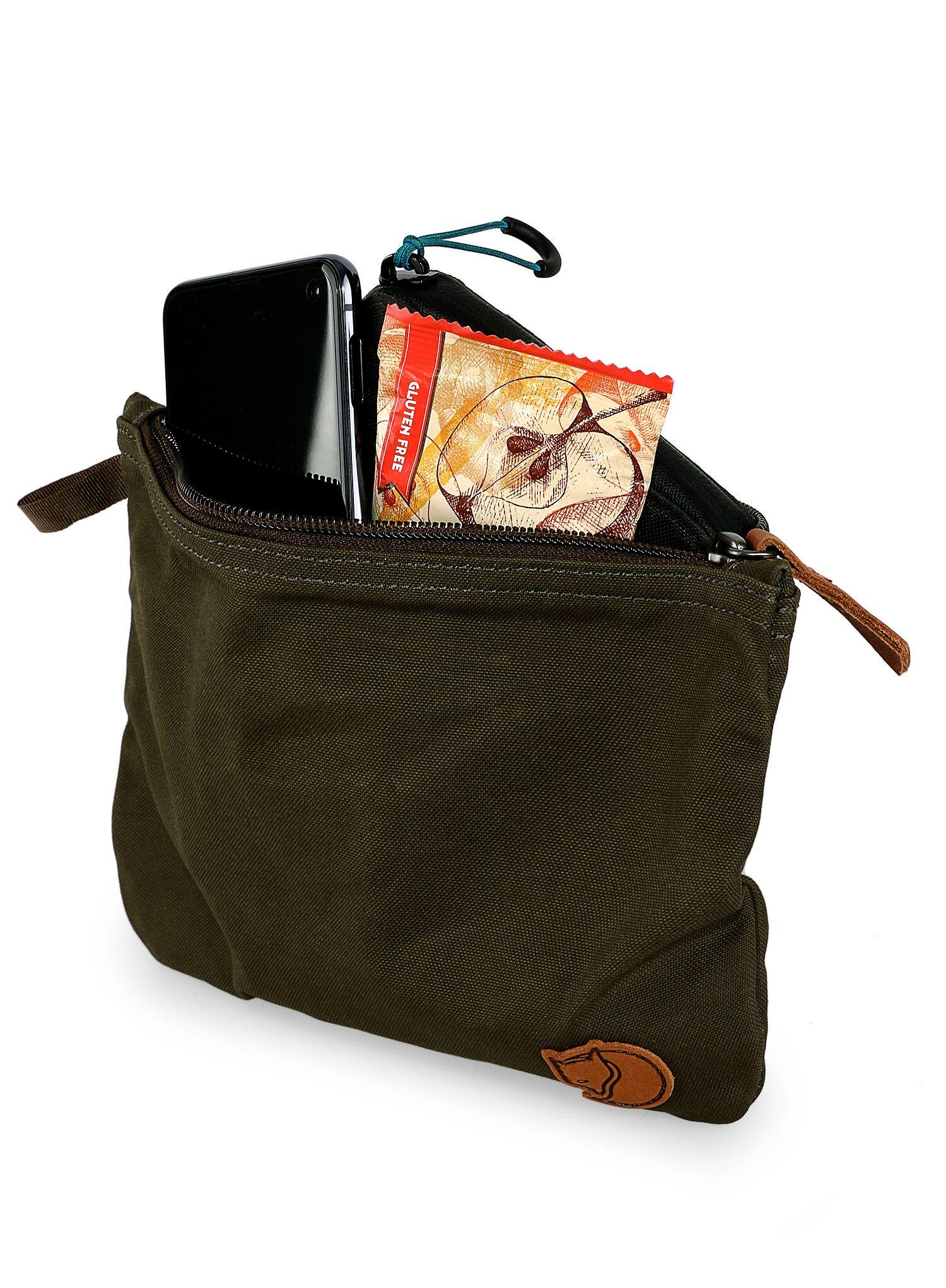 Косметичка Fjallraven Gear Pocket, тёмно-оливковая — фото 2