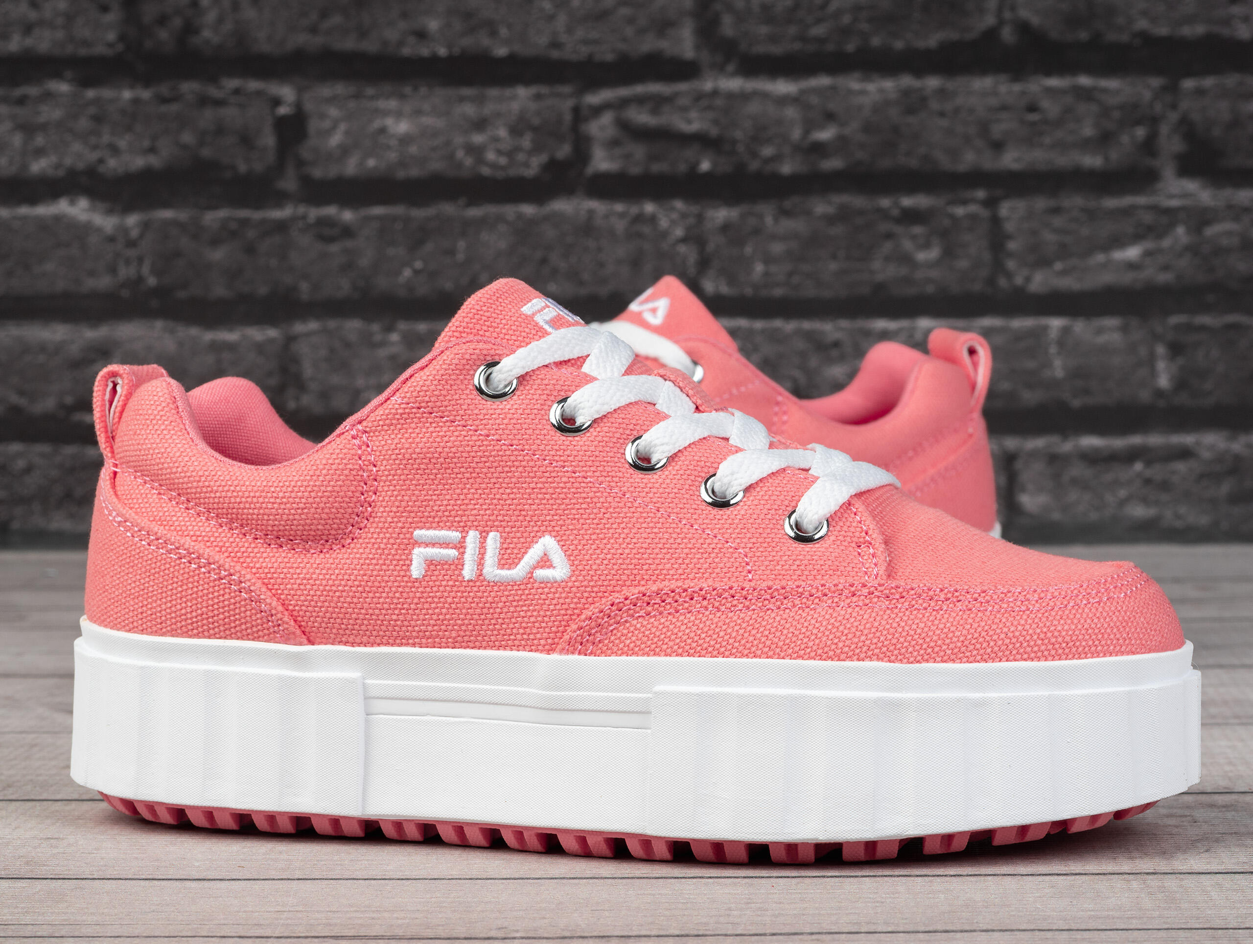 Buty damskie trampki Fila SANBLAST C WMN