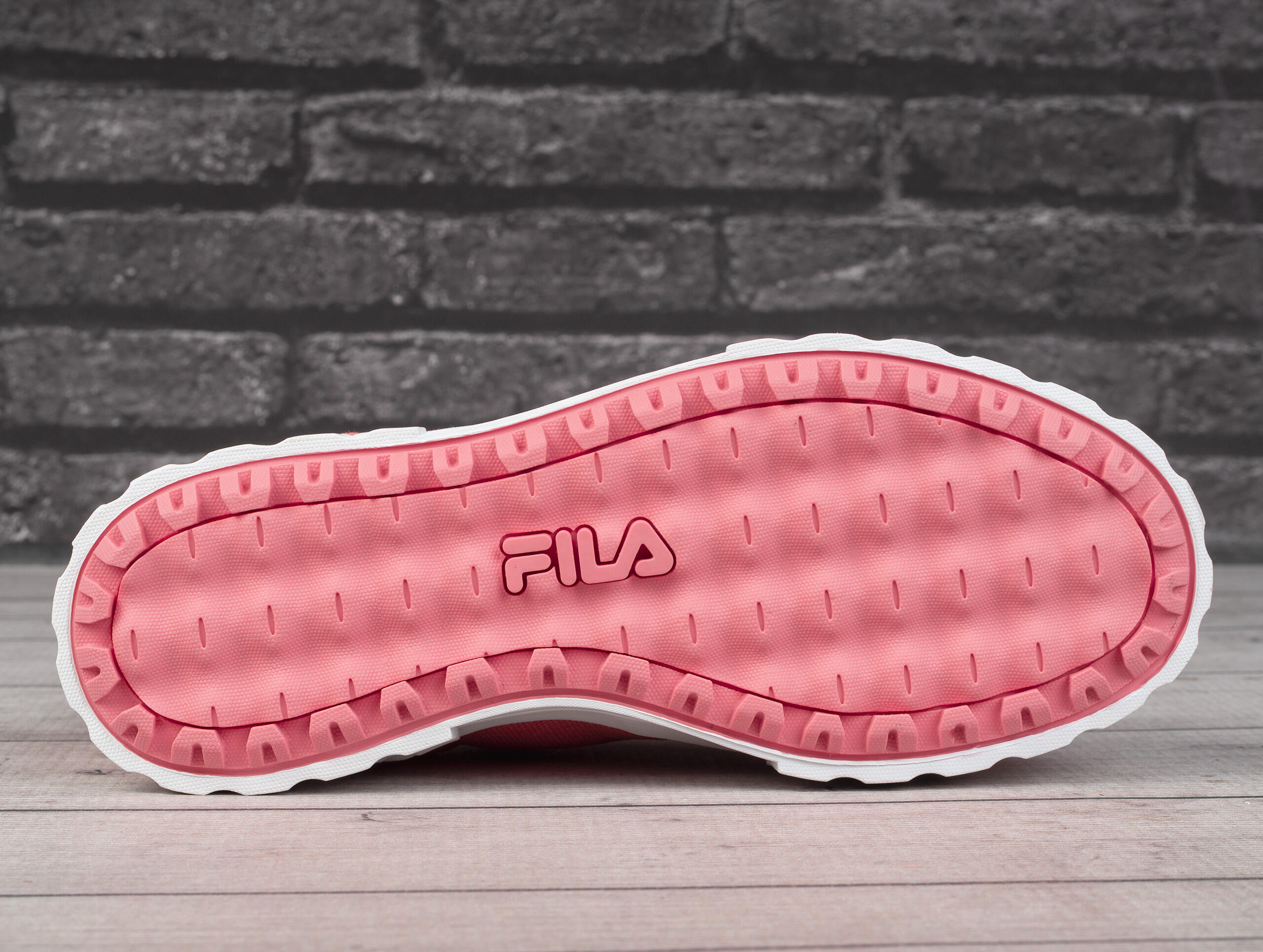 Buty damskie trampki Fila SANBLAST C WMN 5/7
