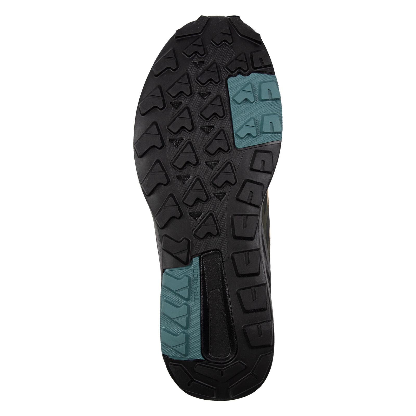 Chaussures de randonnee Adidas modèle JQ9961 pour homme 5/5