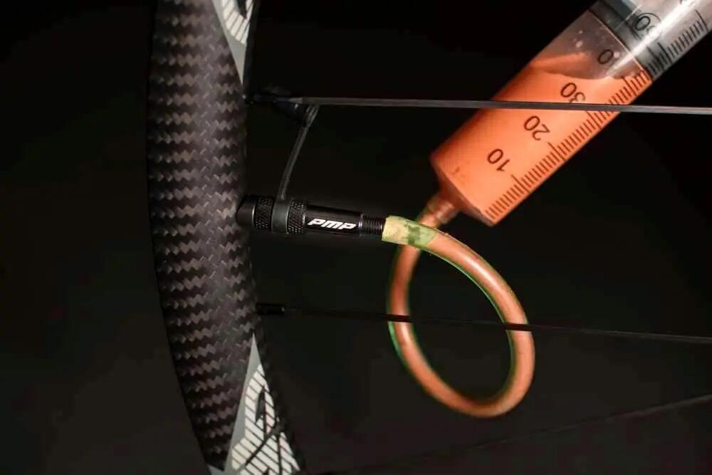 Valves tubeless plus avec volume de passage +280%, pour vtt. PMP vt plus 4/5