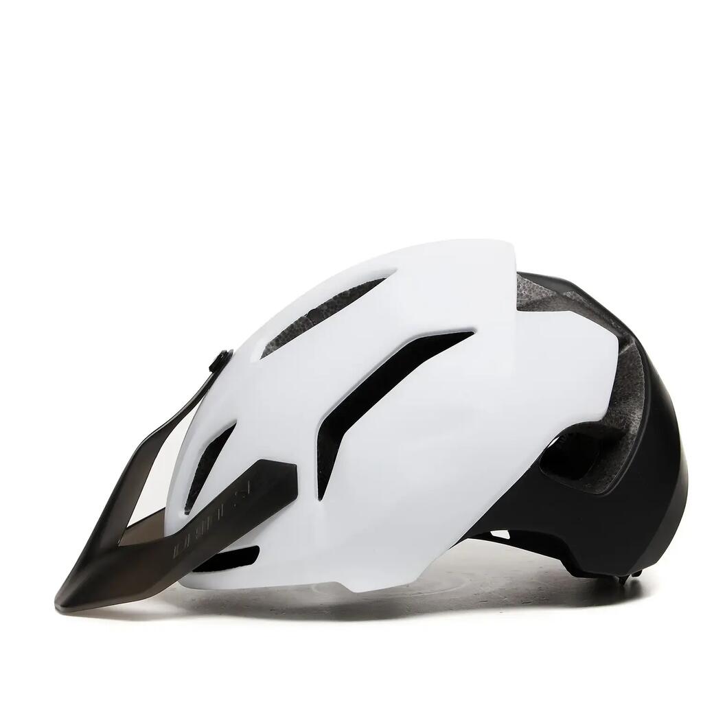 WHITE / BLACK