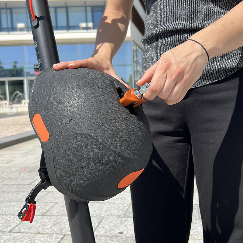 Kit à serrure OBH pour trottinette : casque embarqué et sécurisé 2/5