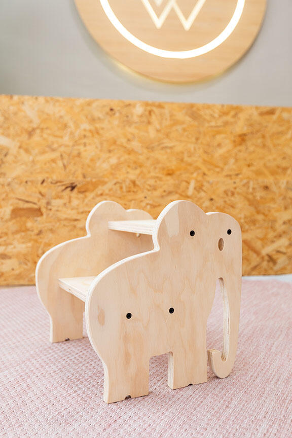 Escalera estilo Montessori elefante 2/5