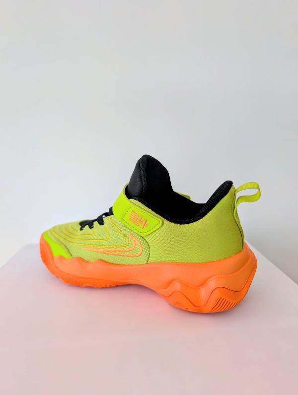 Entre Particuliers - Chaussures de basket enfant "NIKE GIANNIS IMMORTAL 4/5