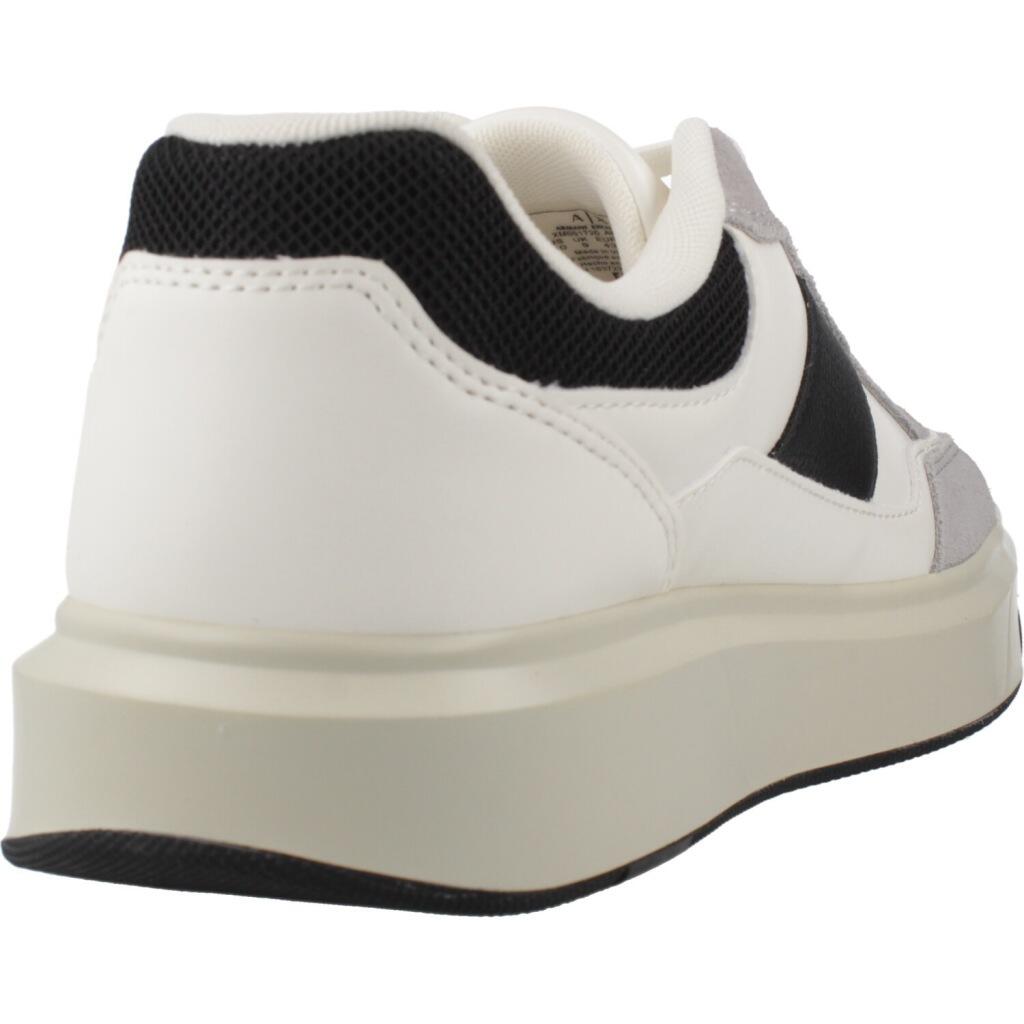 Buty ARMANI EXCHANGE XM001720 AF1752 Biały 3/5