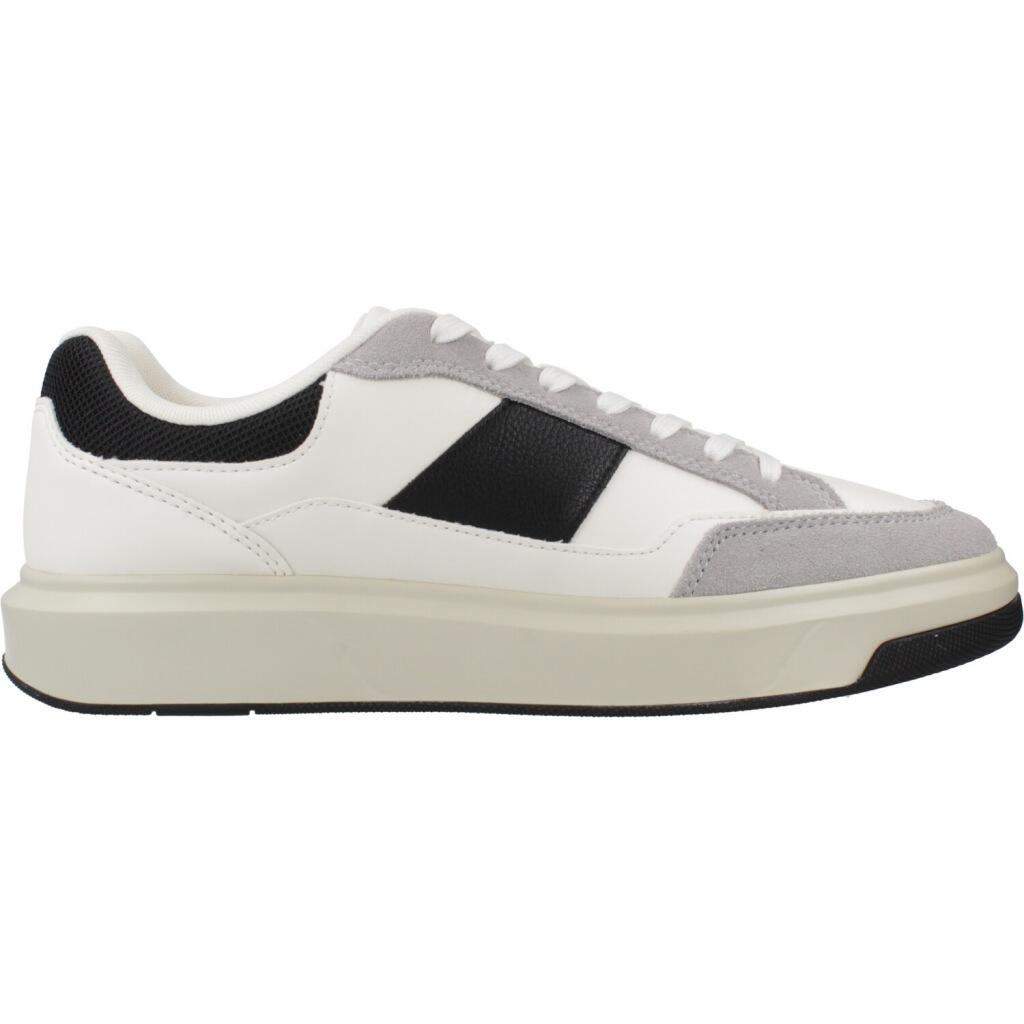 Buty ARMANI EXCHANGE XM001720 AF1752 Biały 4/5