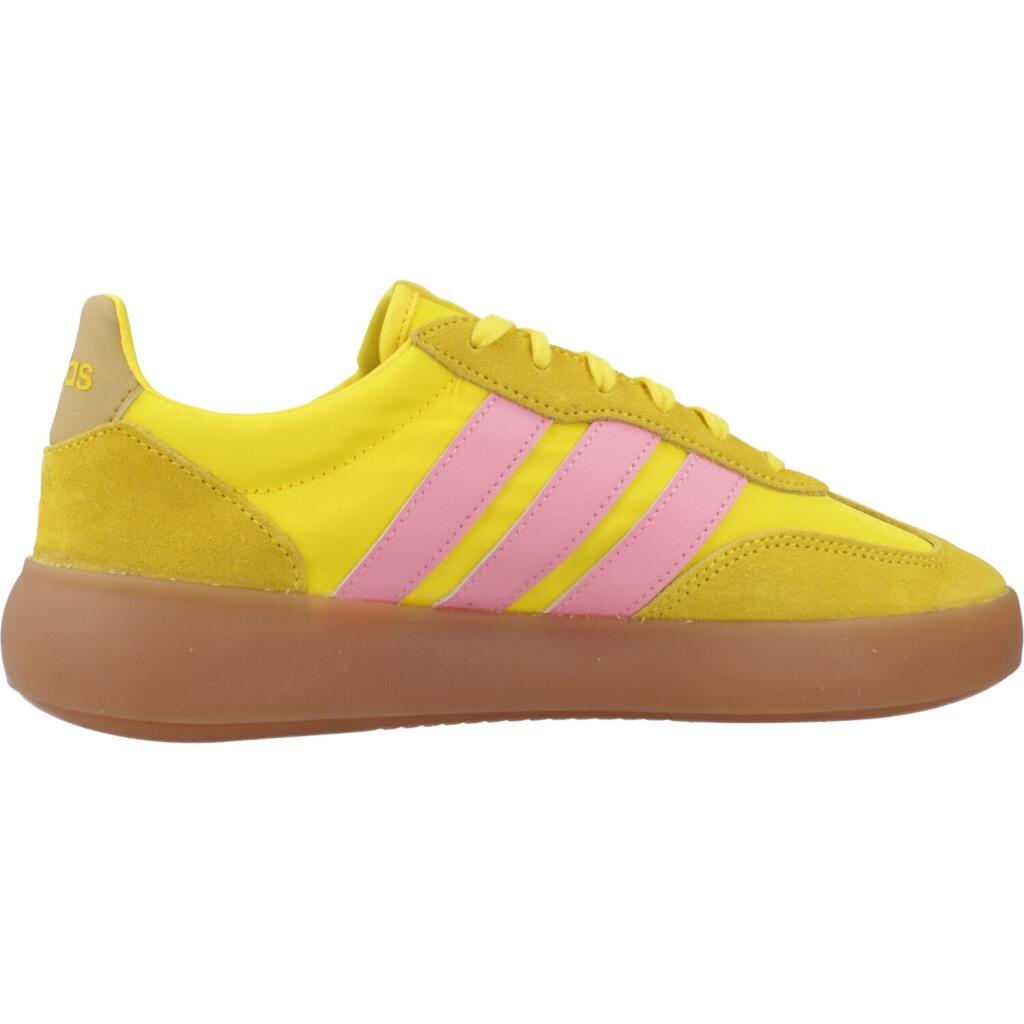 Scarpe Adidas modello Barreda Decode per donne 4/5