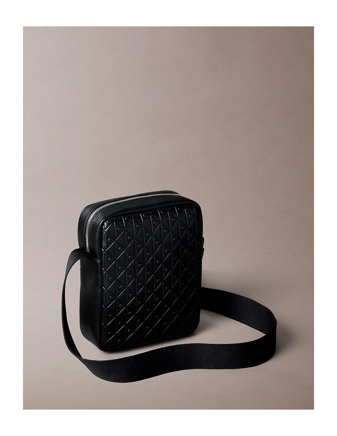 Bolso Calvin Klein en color UB1-Negro 3/5