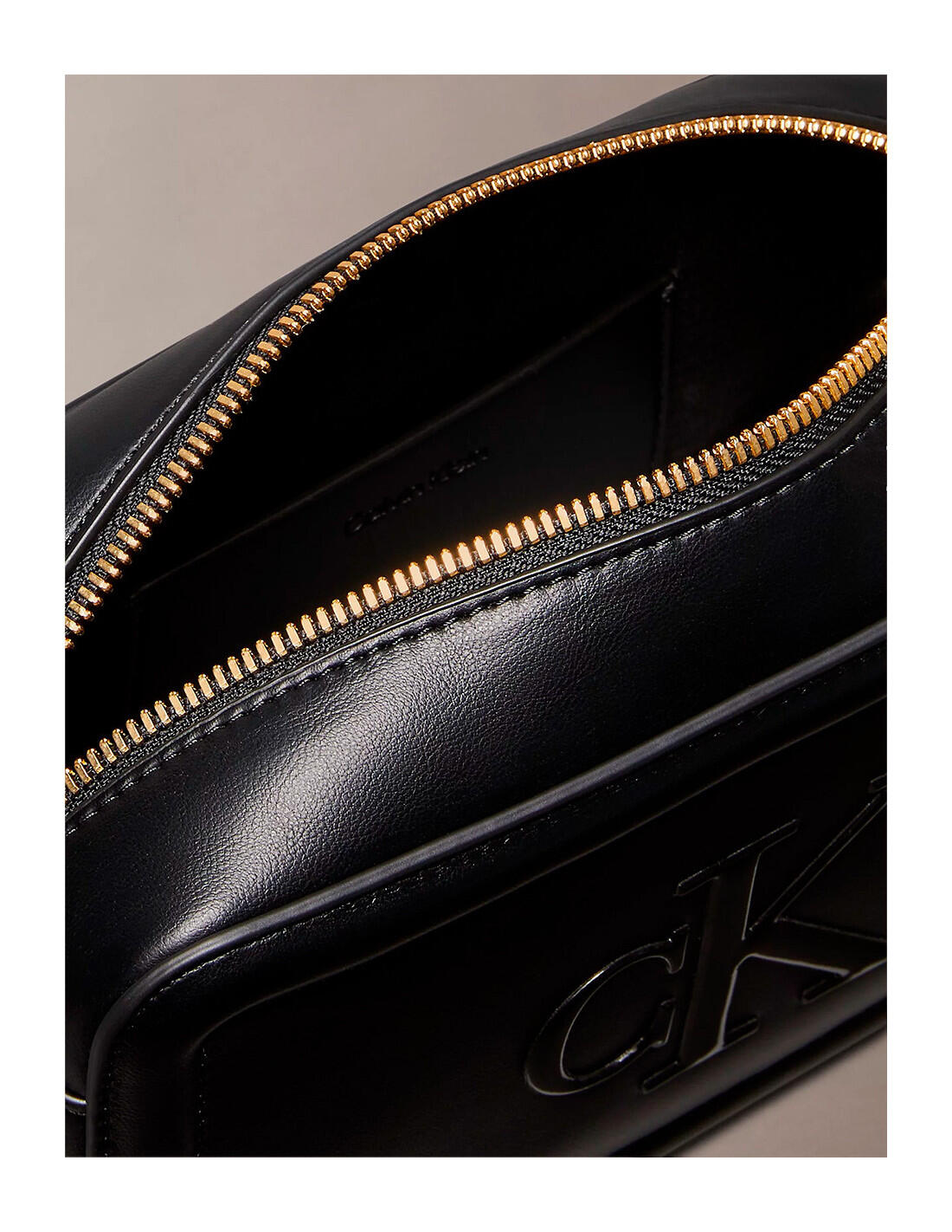 Bolso Calvin Klein en color UB1-Negro 4/5