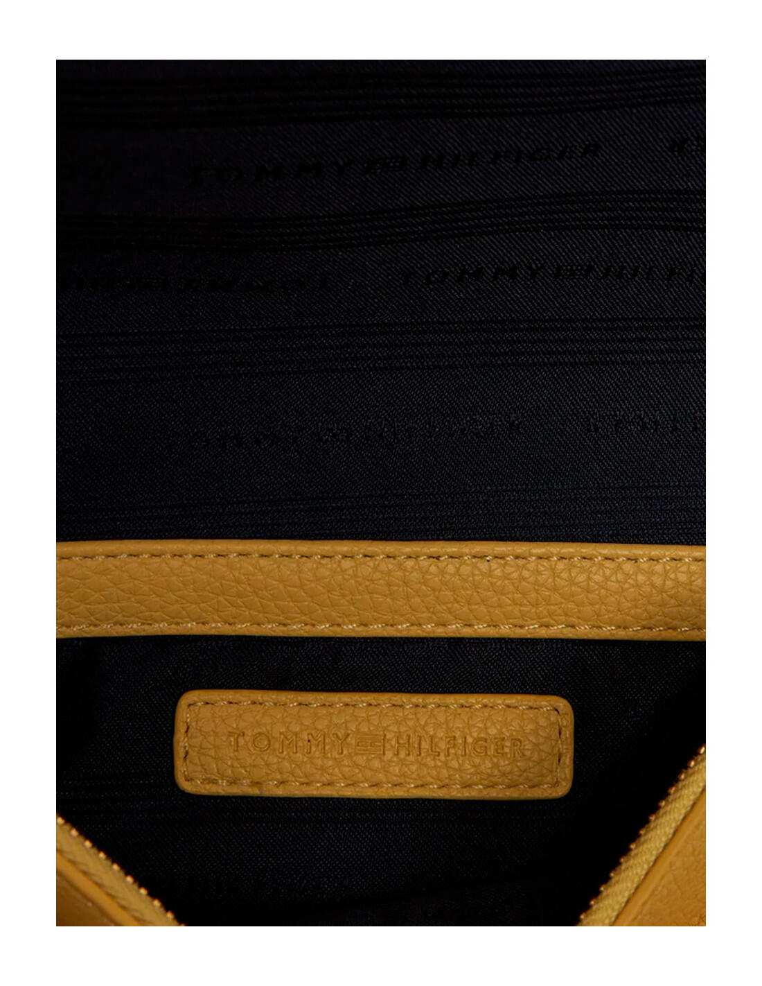 Bolso Tommy Hilfiger en color ZQM-Amarillo 4/5