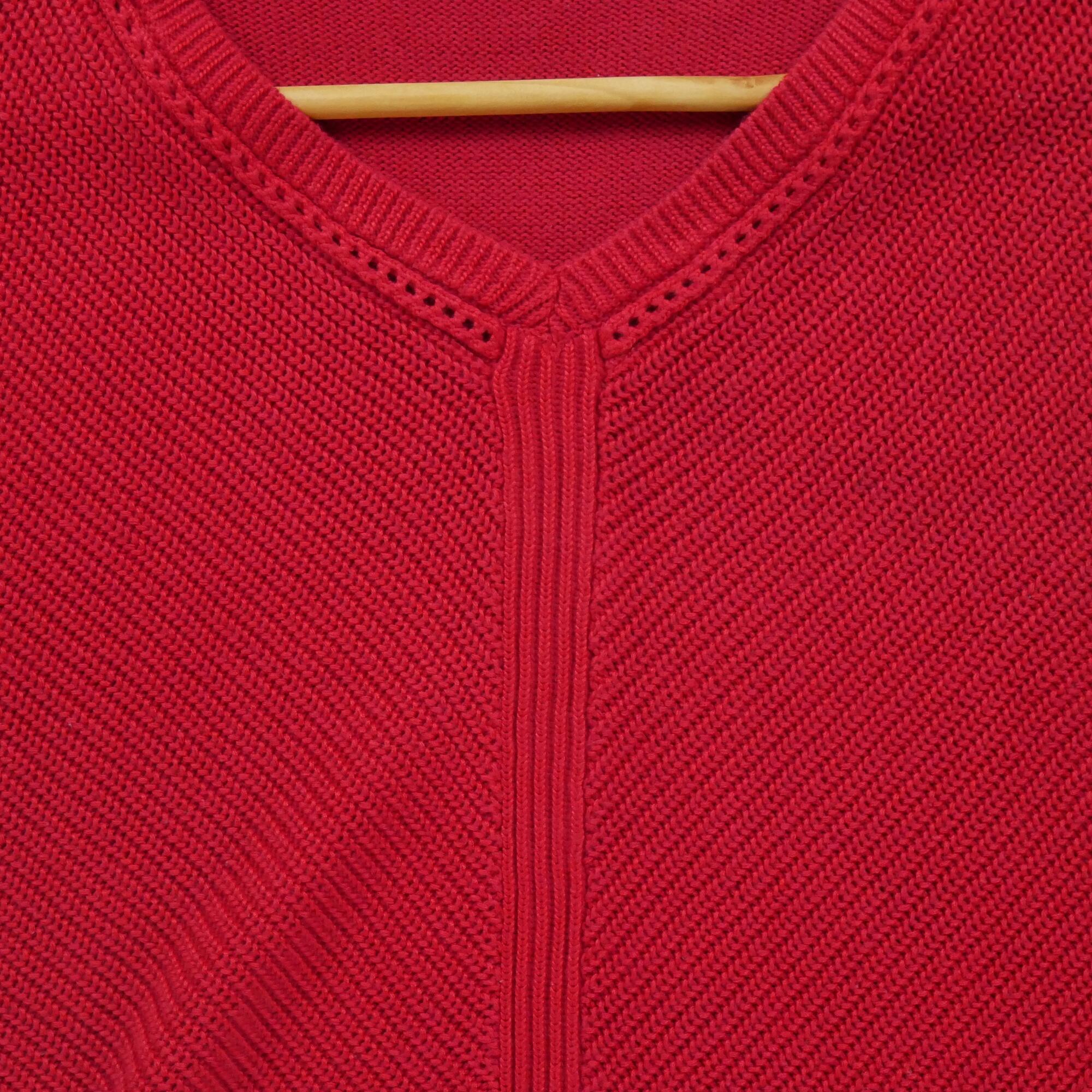 Women's Red Sweater 3/7