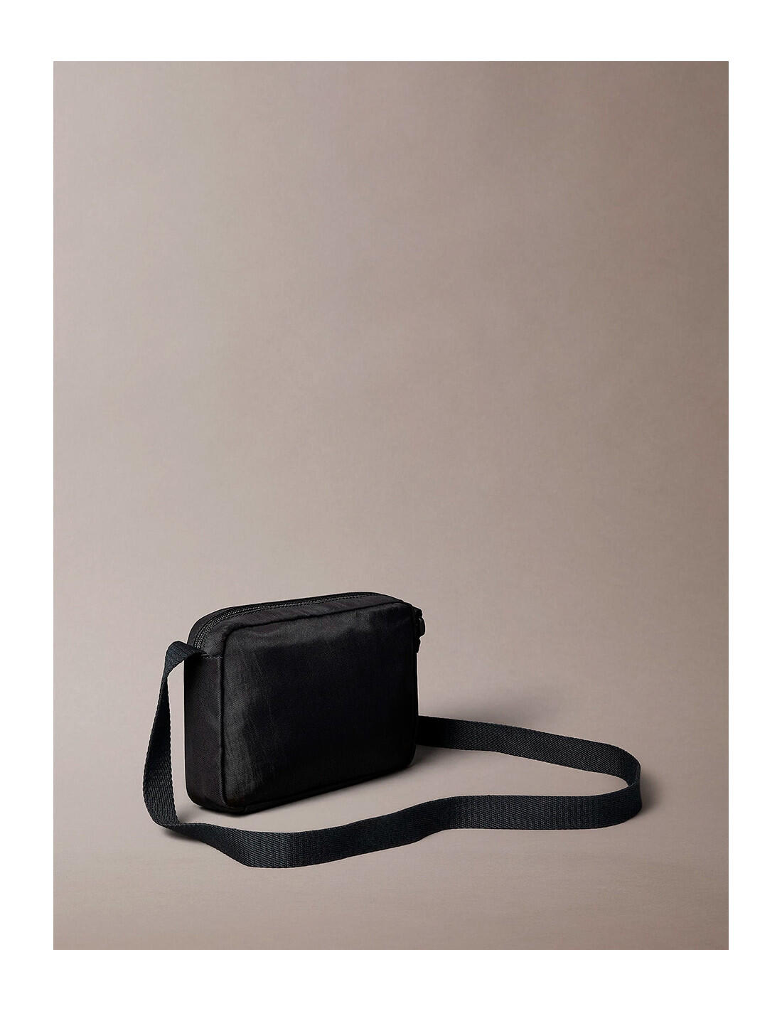Bolso Calvin Klein en color UB1-Negro 3/5