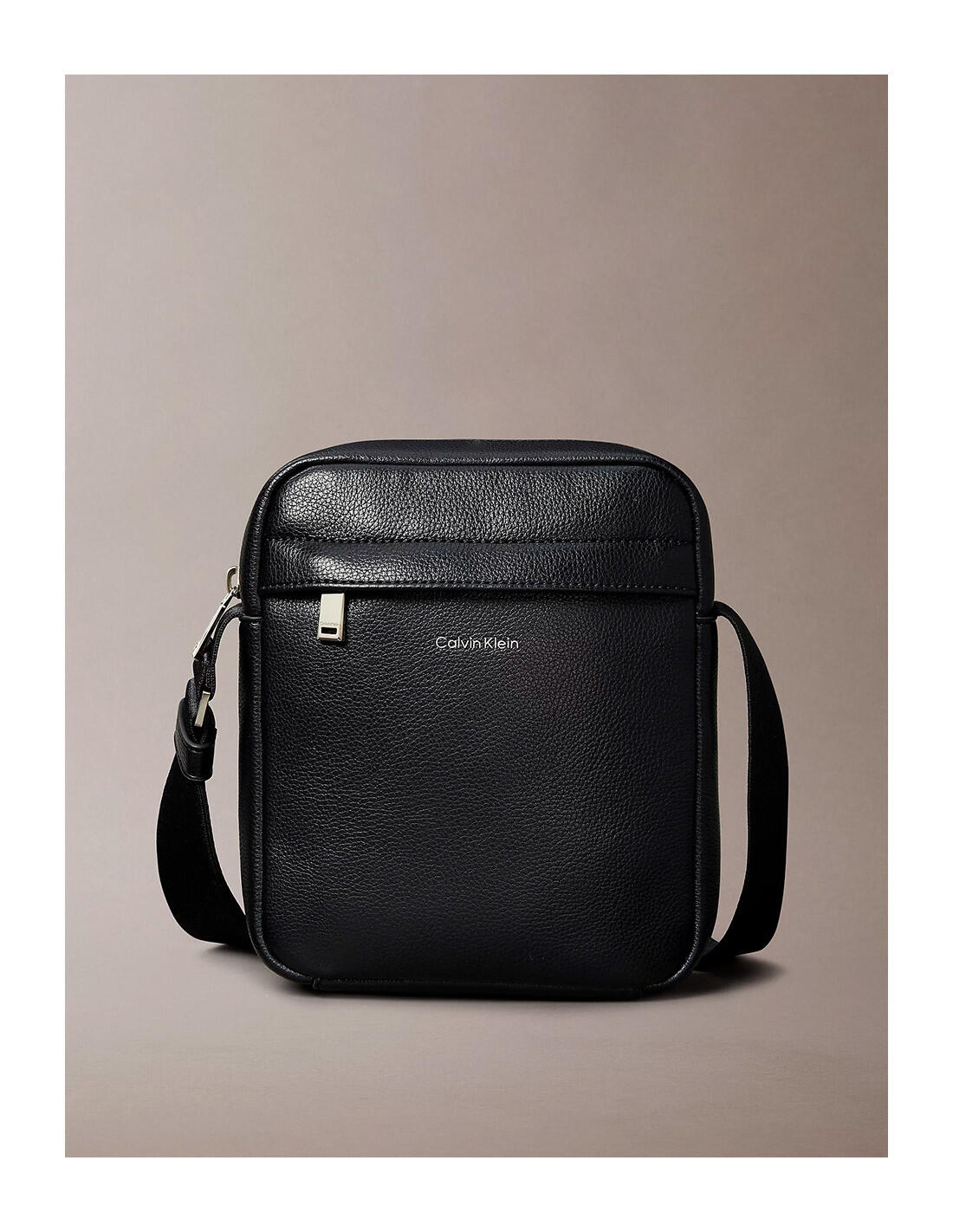 Bolso Calvin Klein en color UB1-Negro 2/5