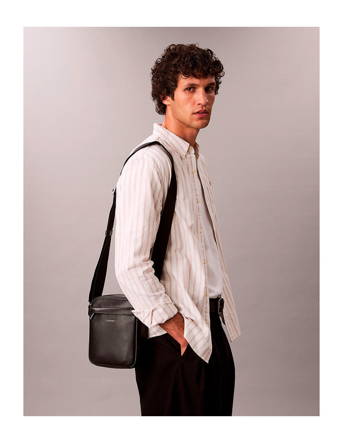Bolso Calvin Klein en color UB1-Negro 5/5