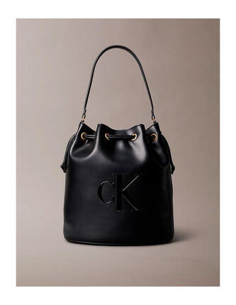 Bolso bucket Calvin Klein en color UB1-Negro