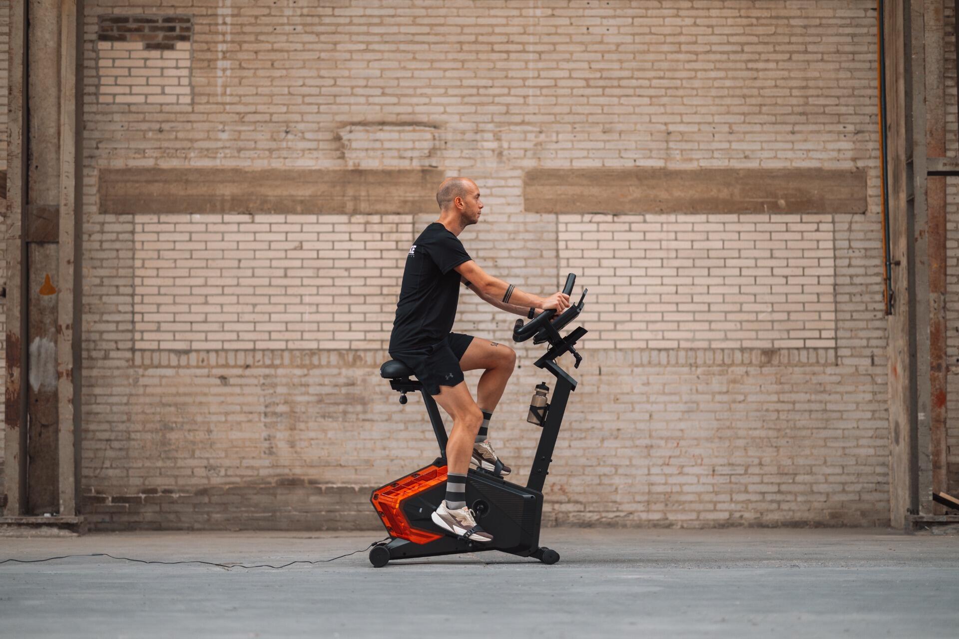 Ride 8 iPlus EMS - Hometrainer - EMS Weerstandsysteem - 12 Trainingsprogramma's 4/7