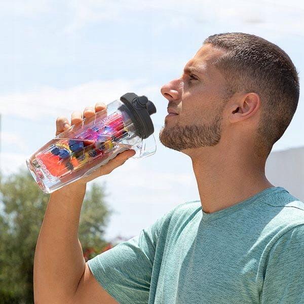 Sticla apa 1L cu infuzor fructe, husa agatatoare, inchidere etansa, negru