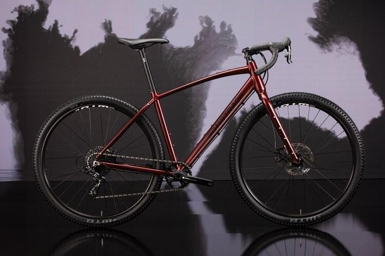 BOMBTRACK Beyond AL Apex Bike Matt Metallic Red