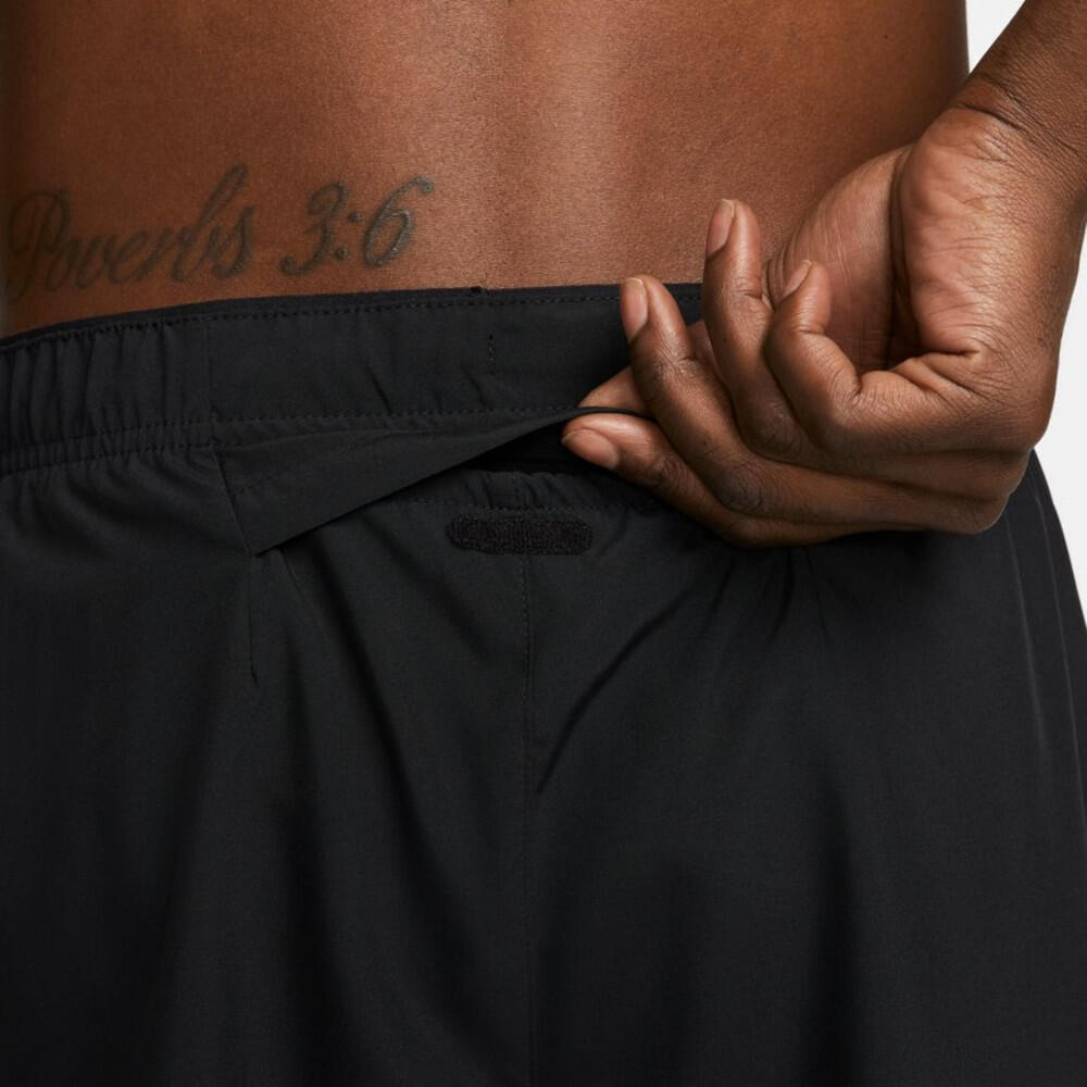 Breve Uomo Nike Challenger nero 3/5