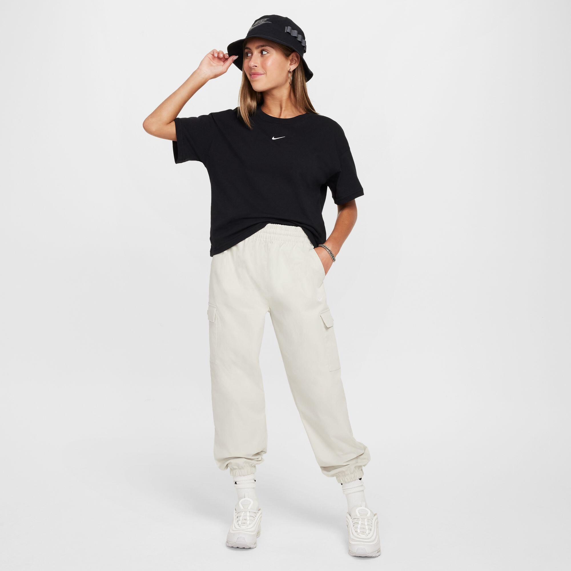 Nike Sportswear Essential T-shirt 3/3
