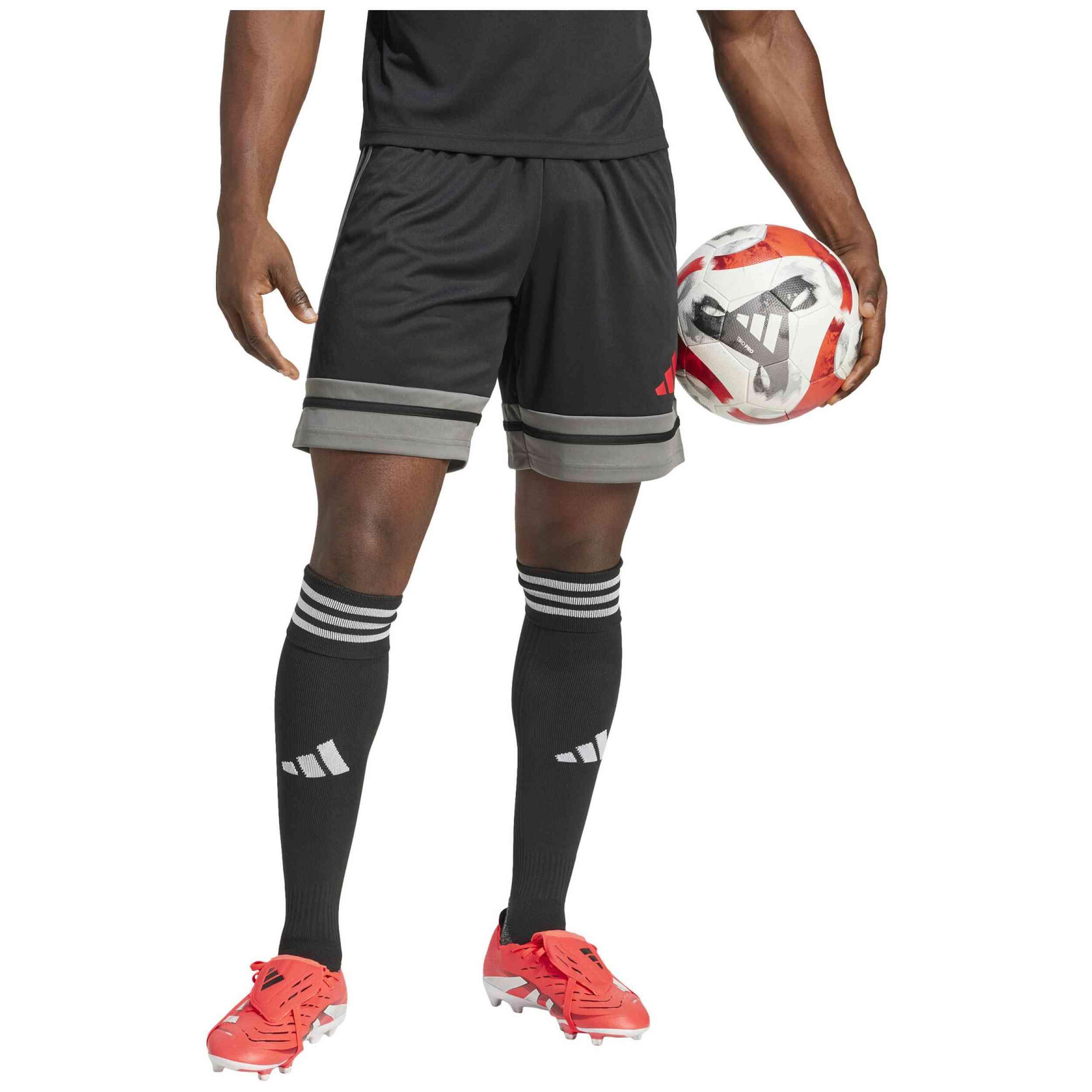 Pantaloncini Adidas Squadra 25 per uomini 4/7