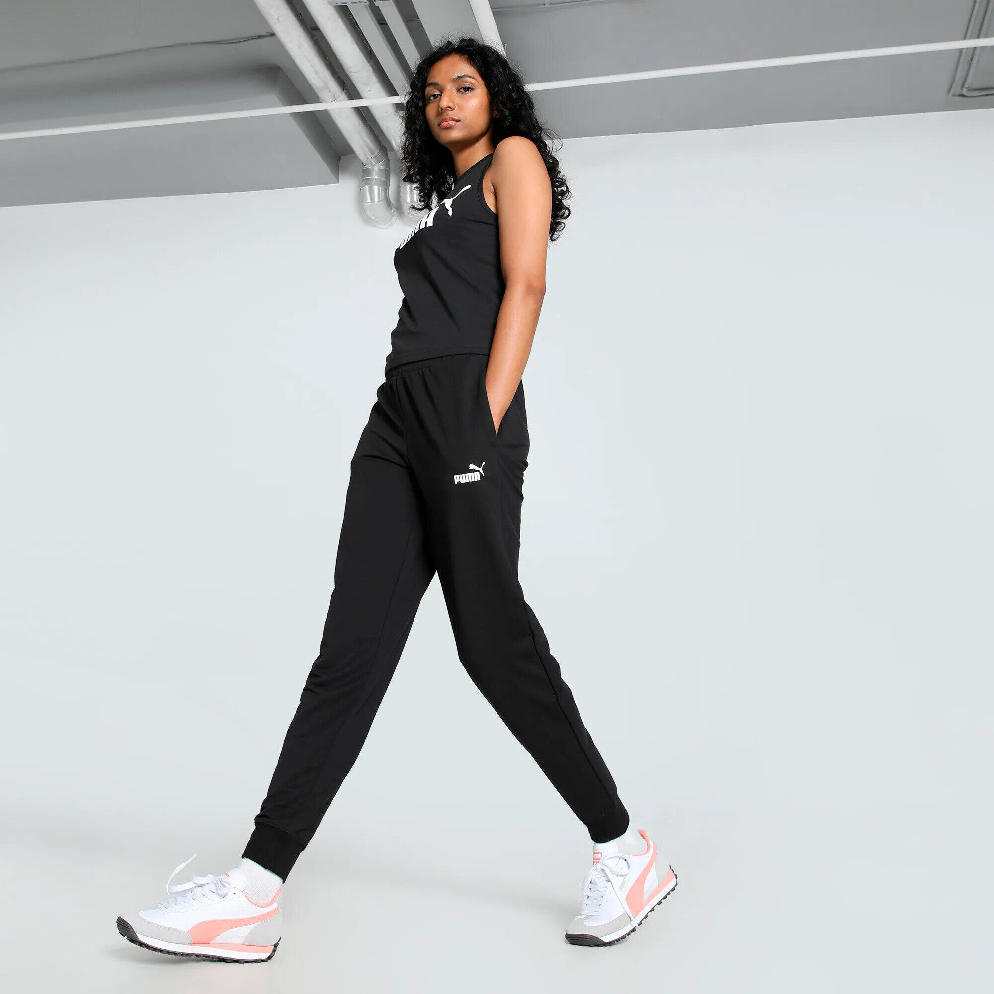 Puma Damen Jogginghose ESS Small No. 1 Logo Light 682460 4/9