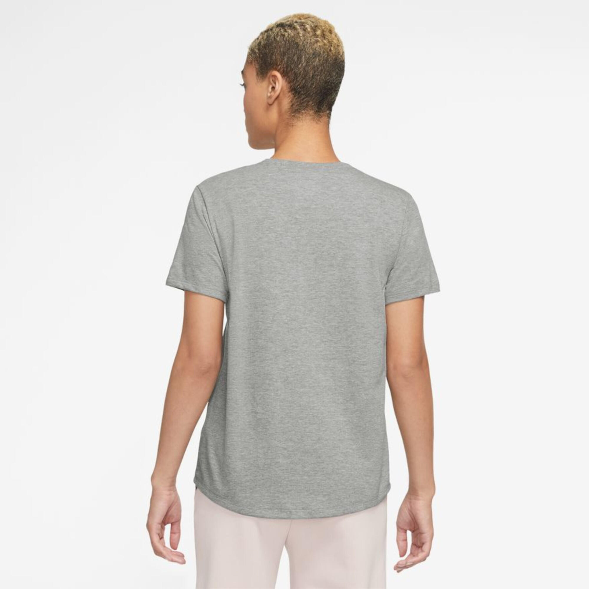 T-shirt Donna Nike Sportswear Club Essentials grigio 2/5