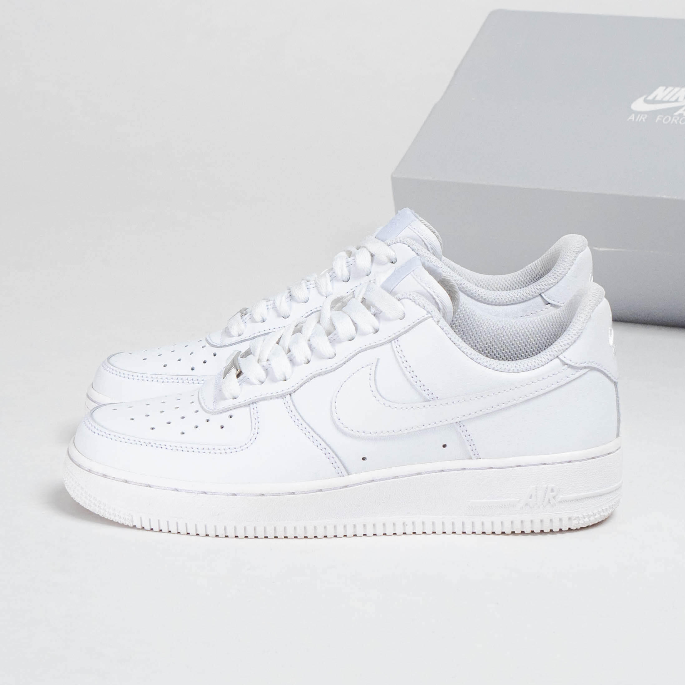 Air Force 1 Low '07 Triple White 4/5