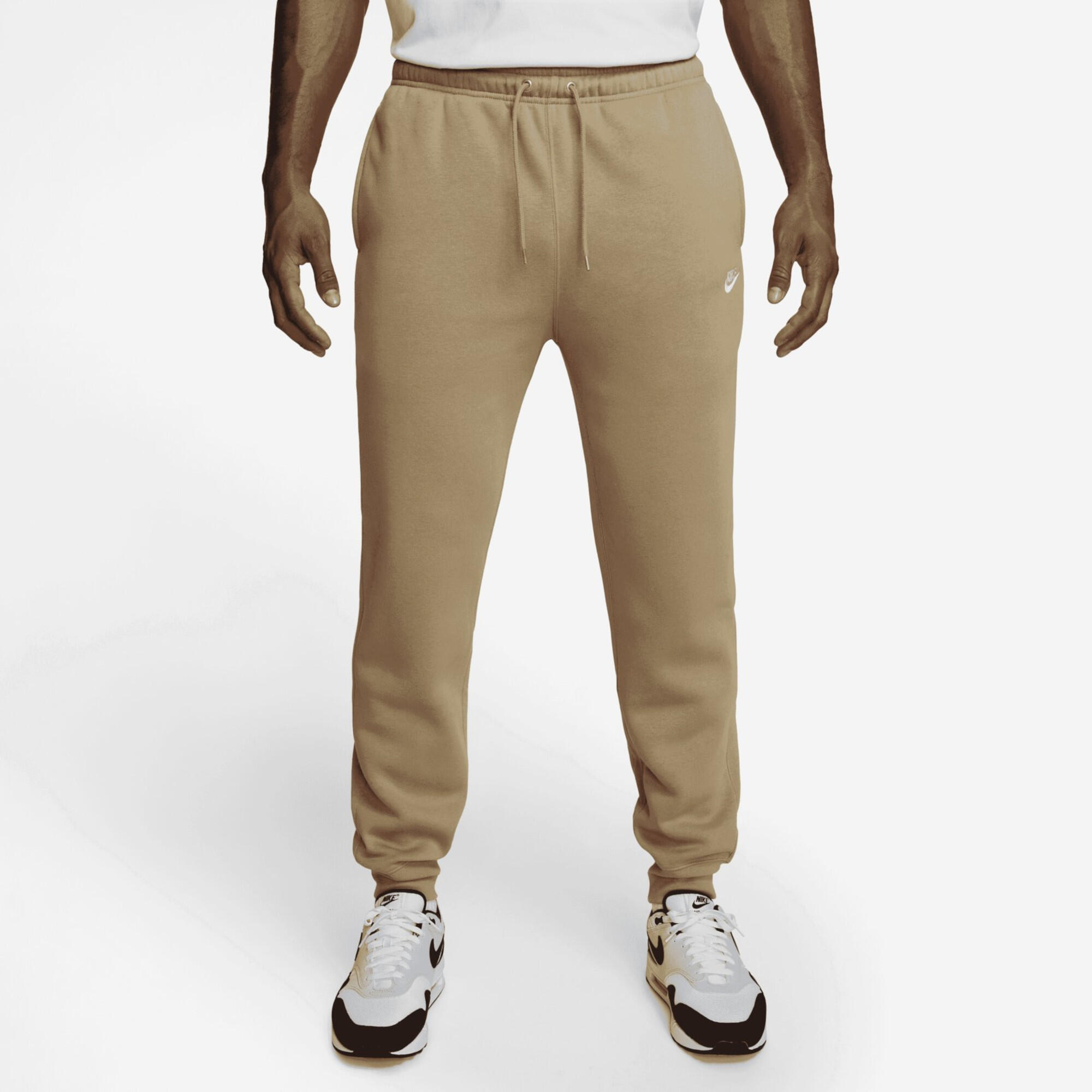 Pantalón de chándal Casual Hombre Nike Club Men´s Joggers  FN3787-297 Taupe 3/4