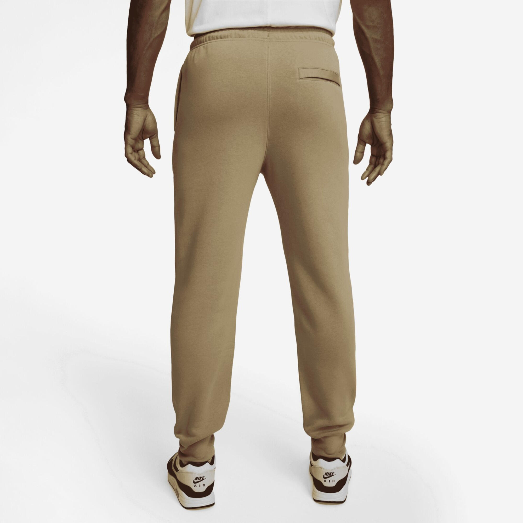 Pantalón de chándal Casual Hombre Nike Club Men´s Joggers  FN3787-297 Taupe 4/4