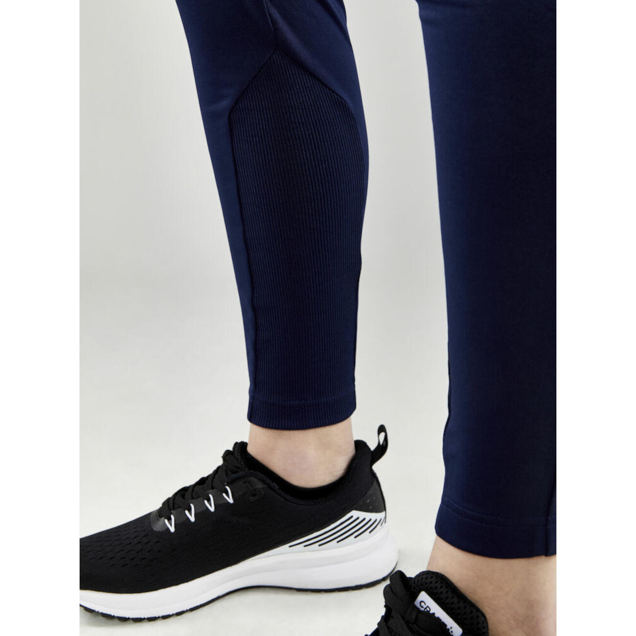 Craft Evolve Slim Trainingsbroek Dames - Marine. 5/6