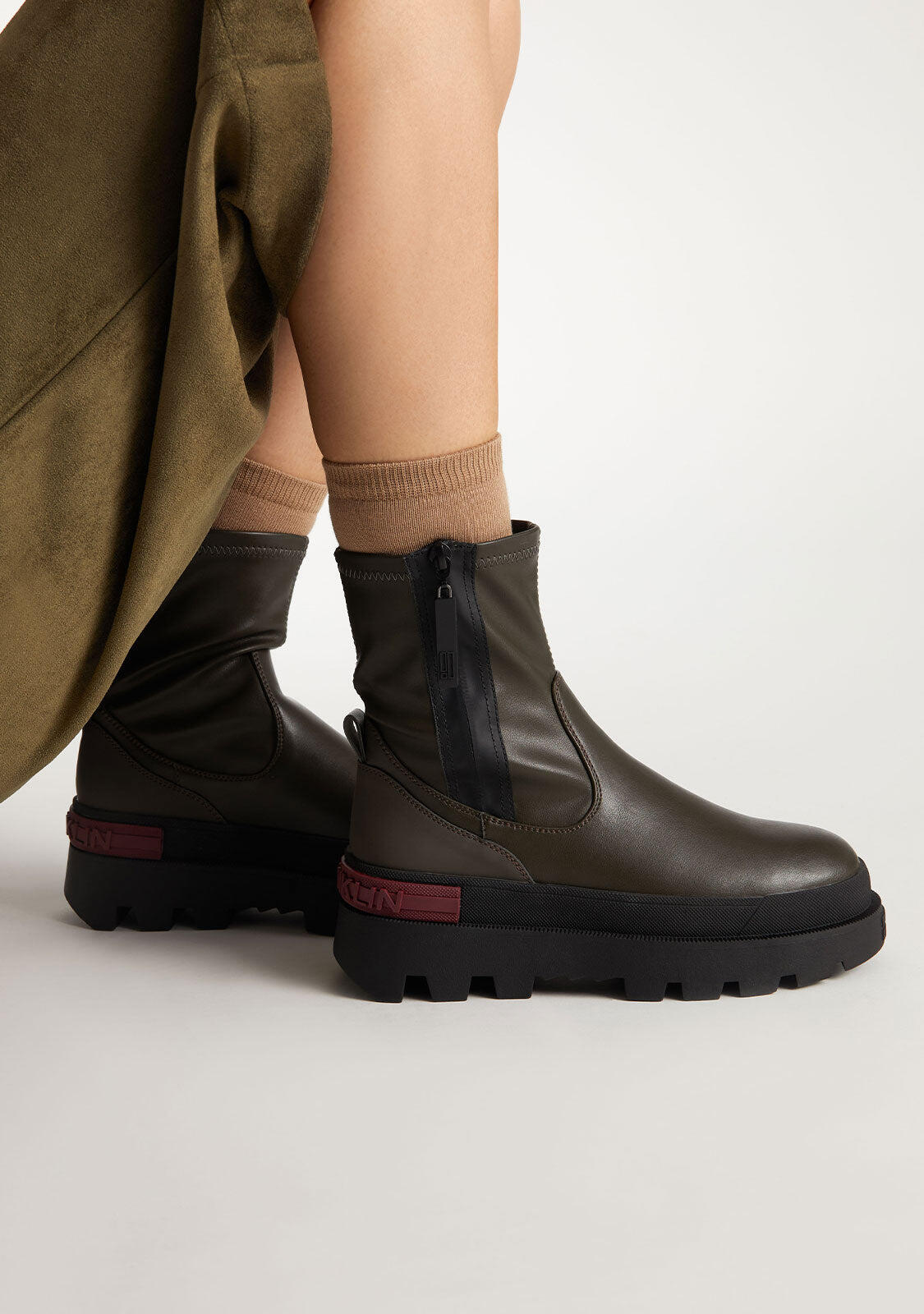 Botas de Mujer Corte Medio  All Track Zip Khaki 5/5