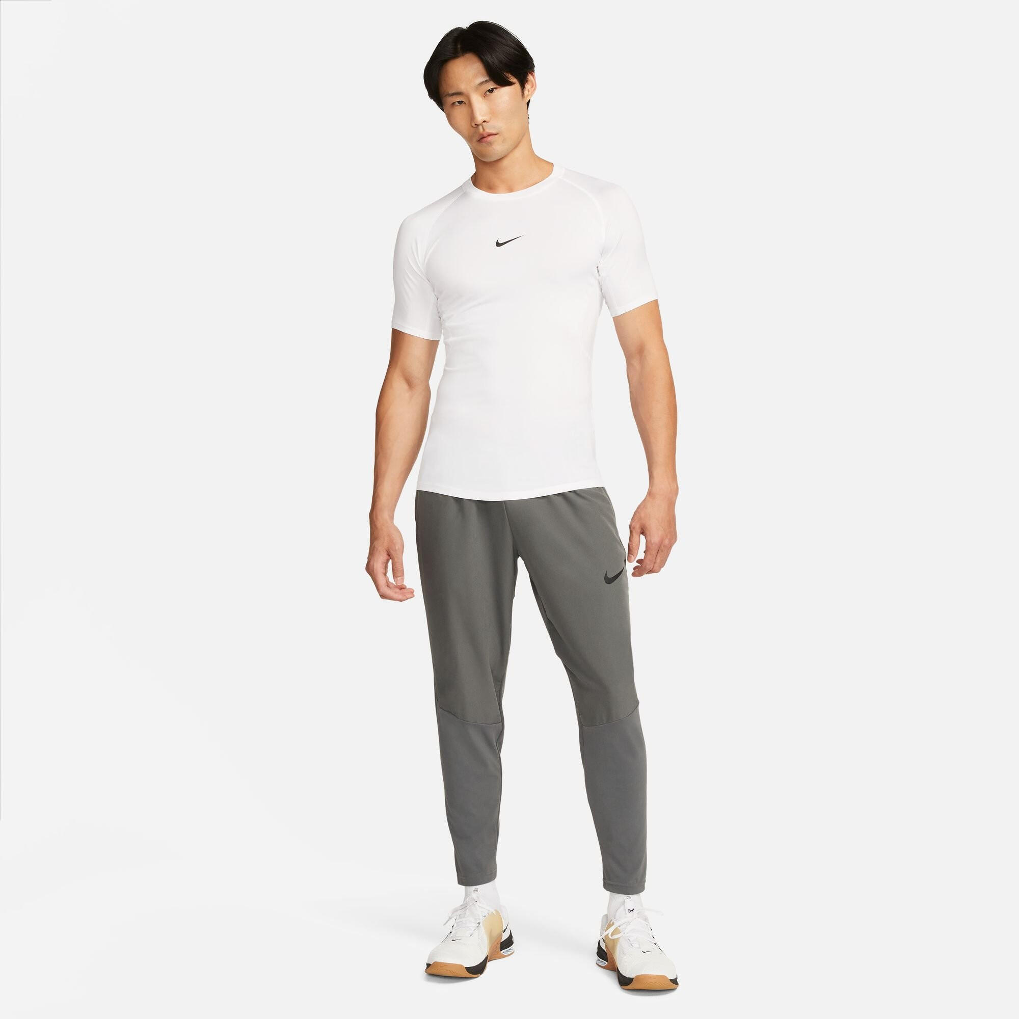T-shirt uomo da palestra nike bianco 3/7