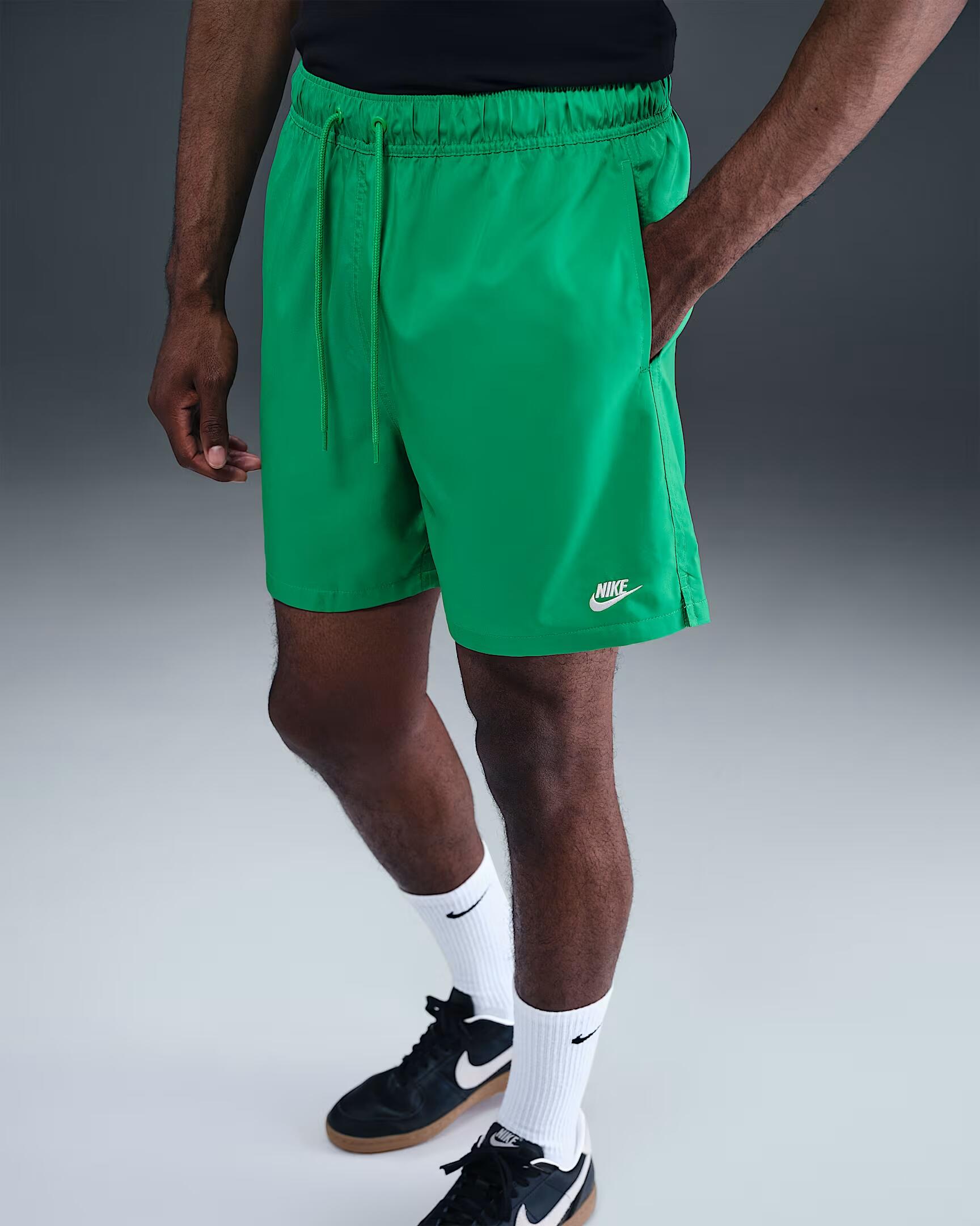 Bermuda uomo nike verde 1/4