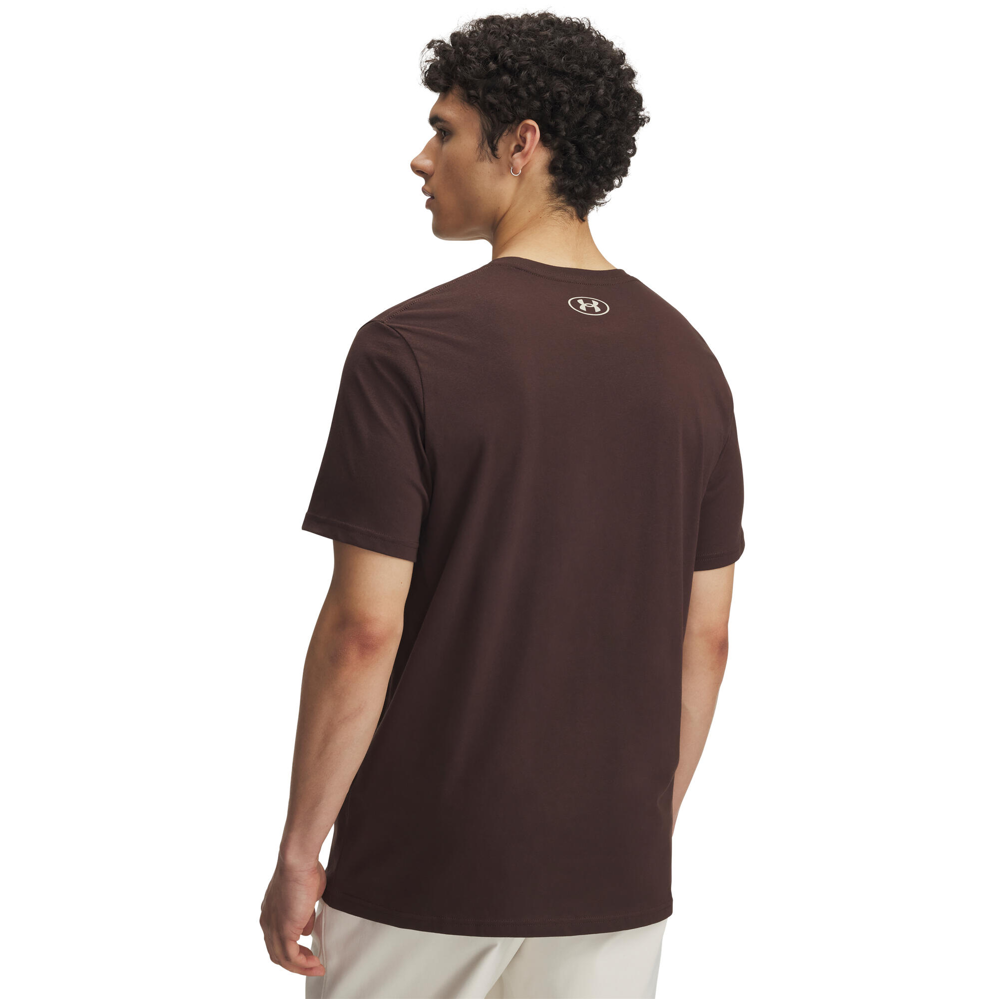 T-shirt homme Under Armour marron, col rond 2/2