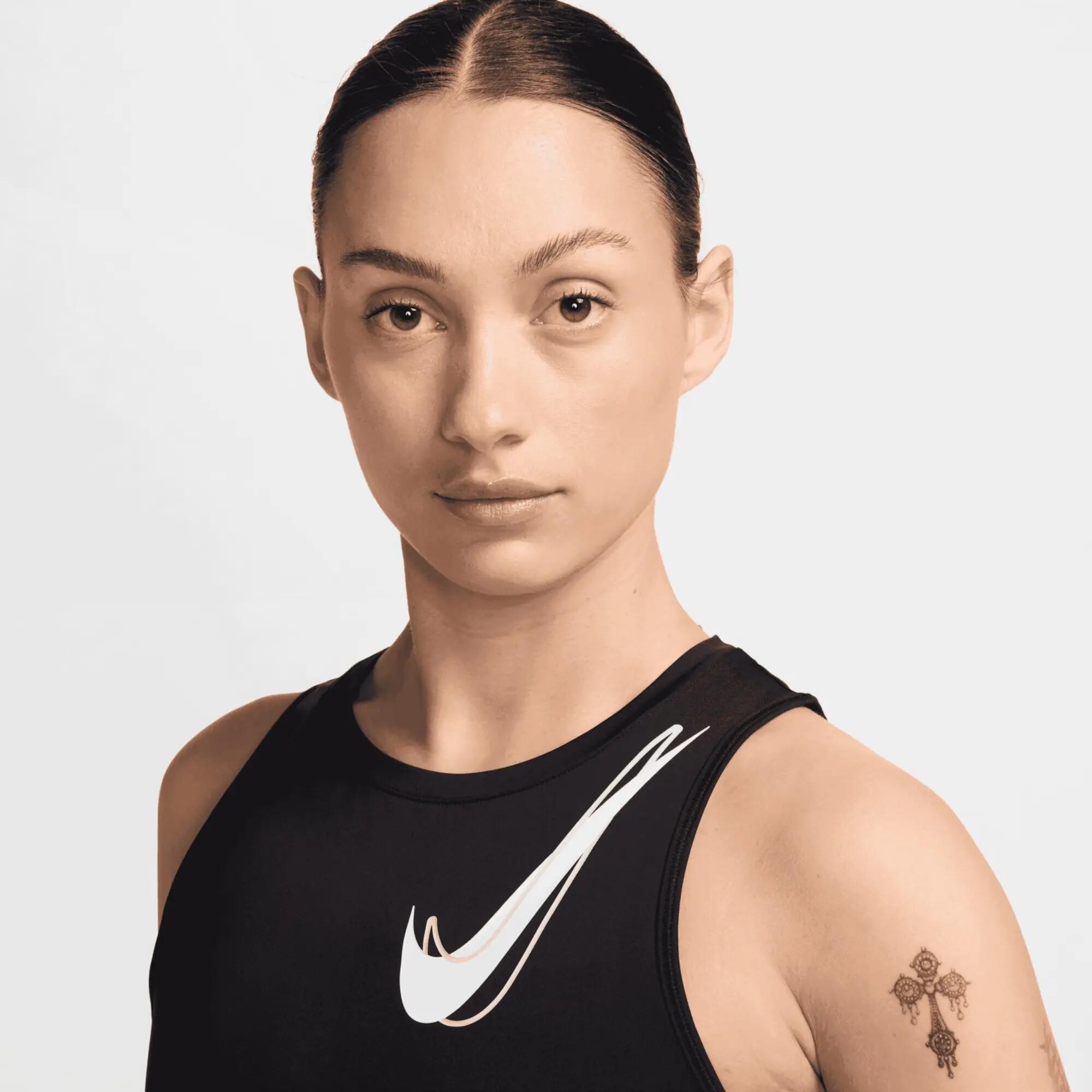 Nike Damen Tank Top One Swoosh Dri-FIT HJ2218 3/3