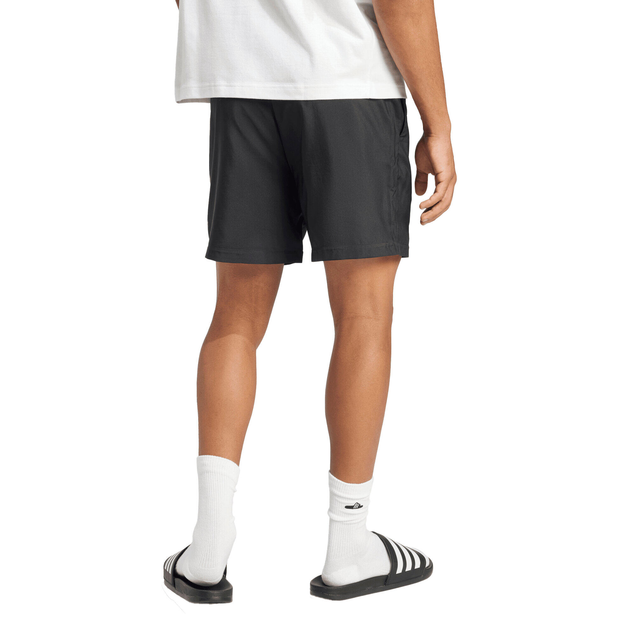 Essentials Small Logo Chelsea Short 9/9