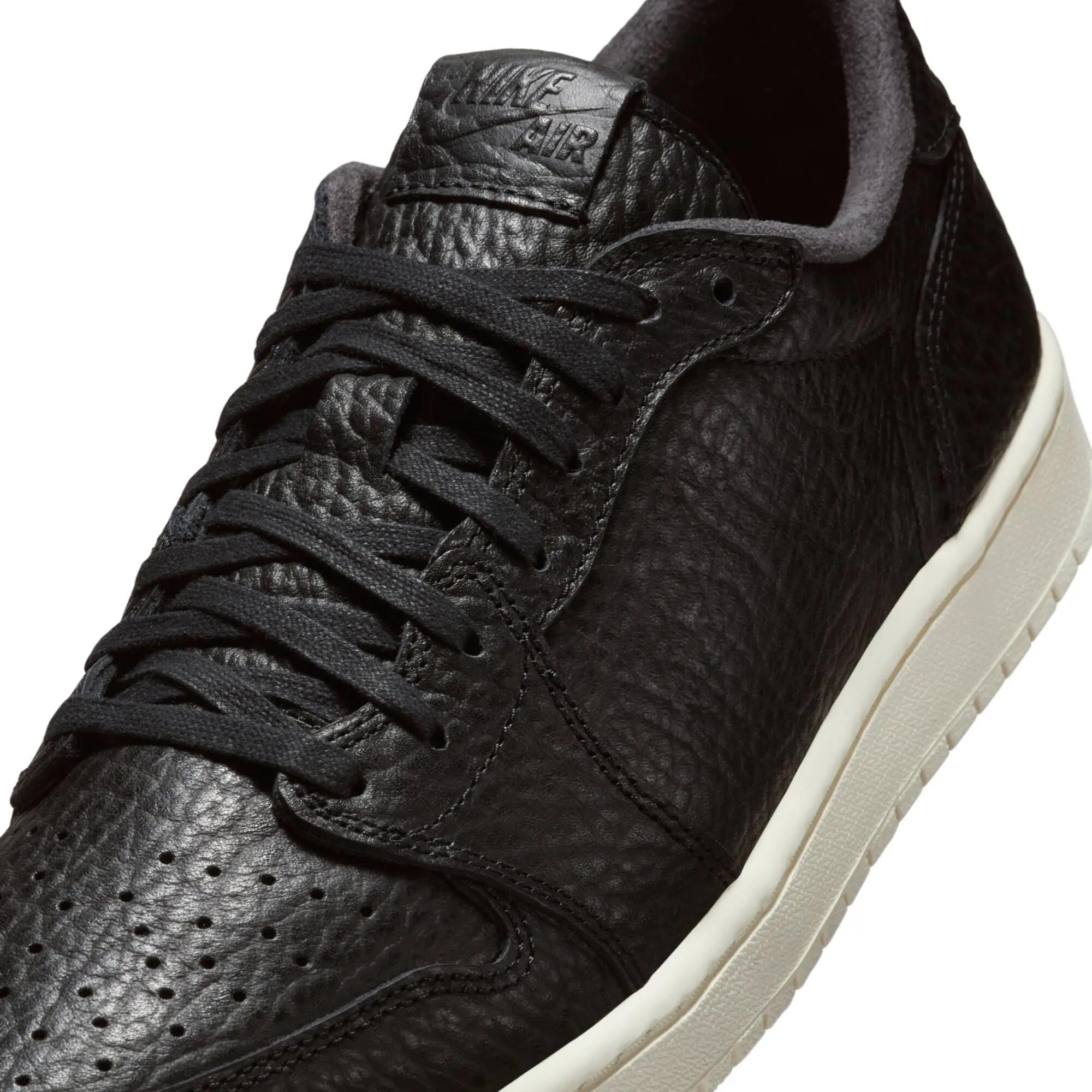 Nike Air Jordan 1 Retro Low - black/black-sail 6/6