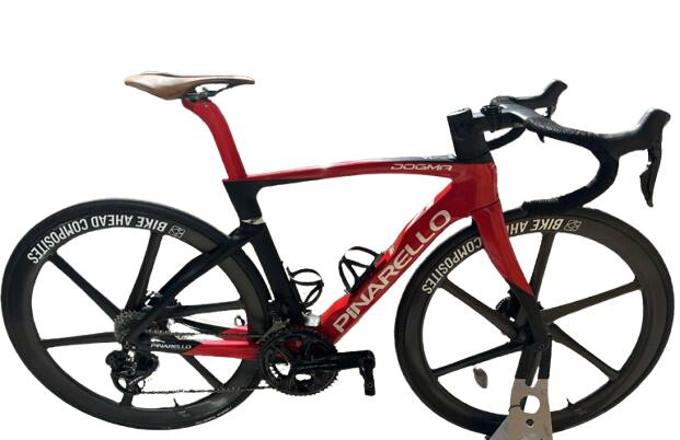 PINARELLO Segunda Vida - Bicicleta de estrada  Pinarello Dogma F - Excelente
