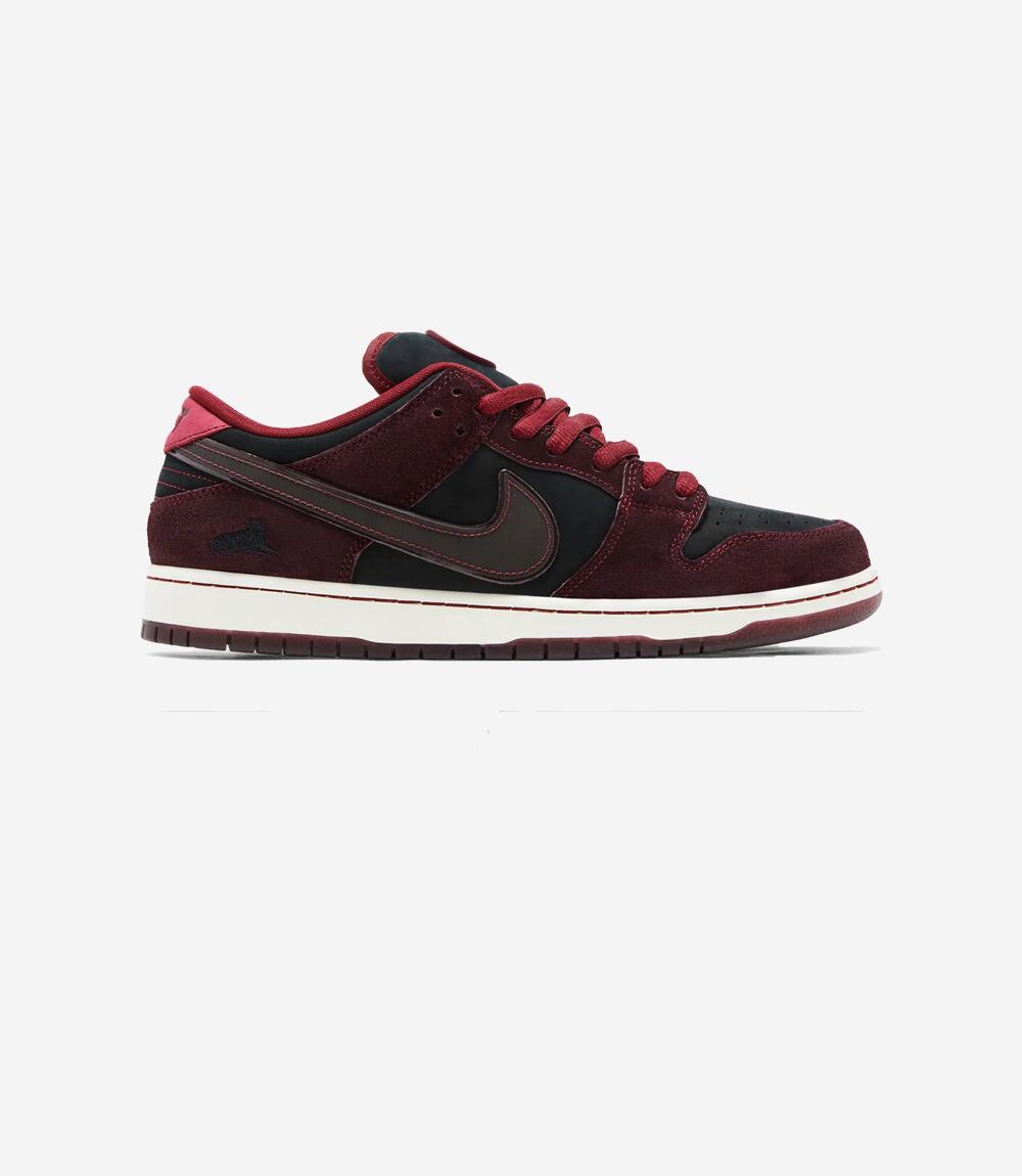 Nike SB Dunk Low Riot Skateshop 1/1