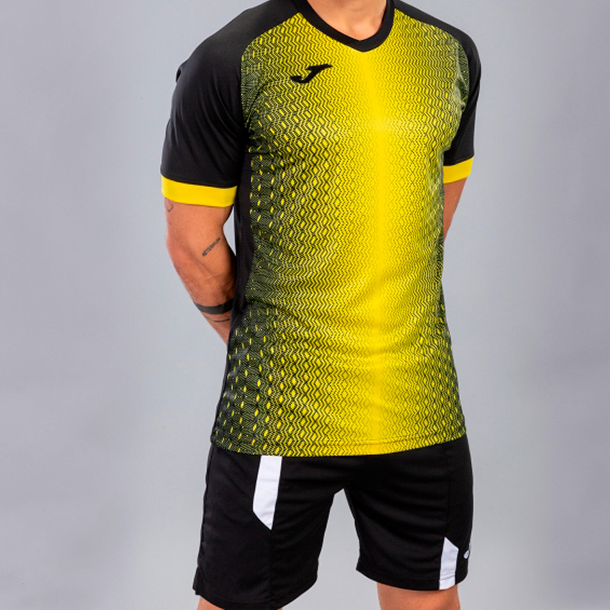 T-shirt manga curta Homem Joma Supernova preto amarelo 2/5