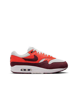 Zapatillas Nike en color 102-Rojo