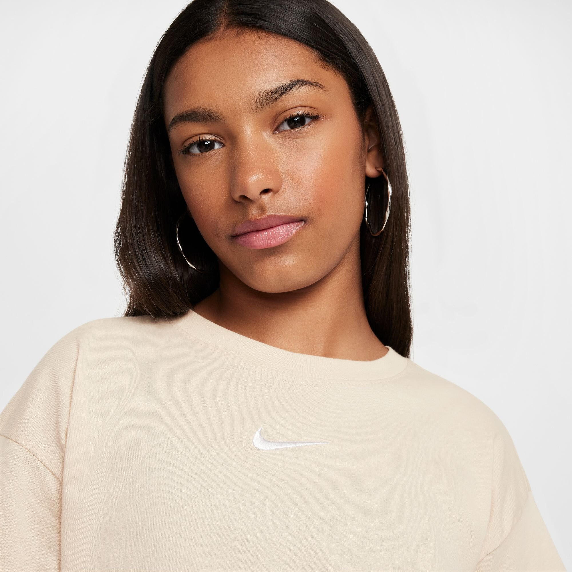 Nike Mädchen T-Shirt Big Girls Sportswear FZ5539 4/6