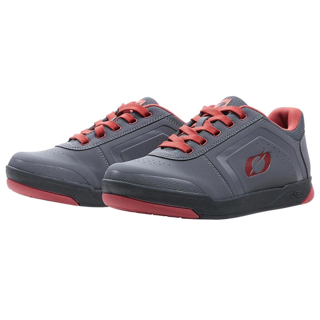 GREY / RED