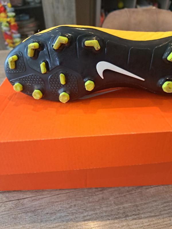Entre Particuliers - Chaussures de foot 3/4