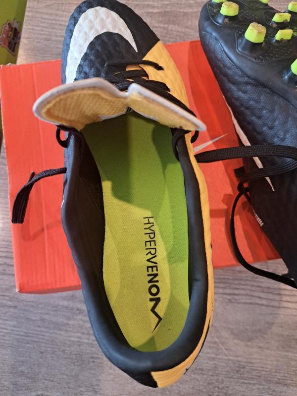Entre Particuliers - Chaussures de foot 2/4
