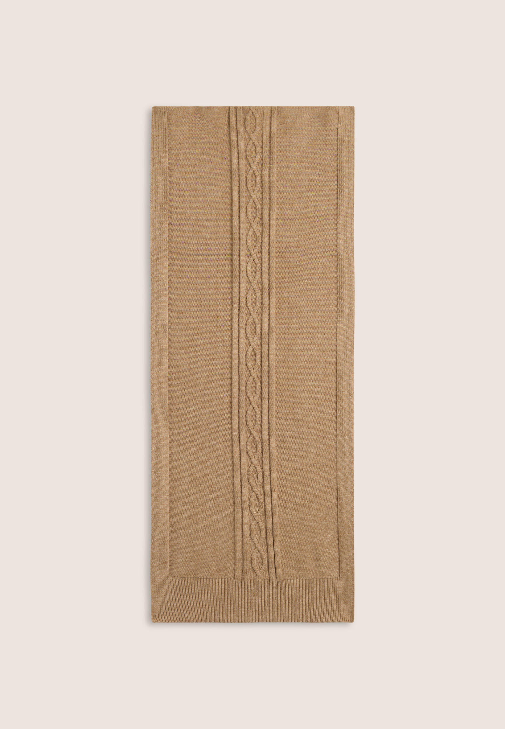 Écharpe tricotée avec motif tressé décoratif central 2/3