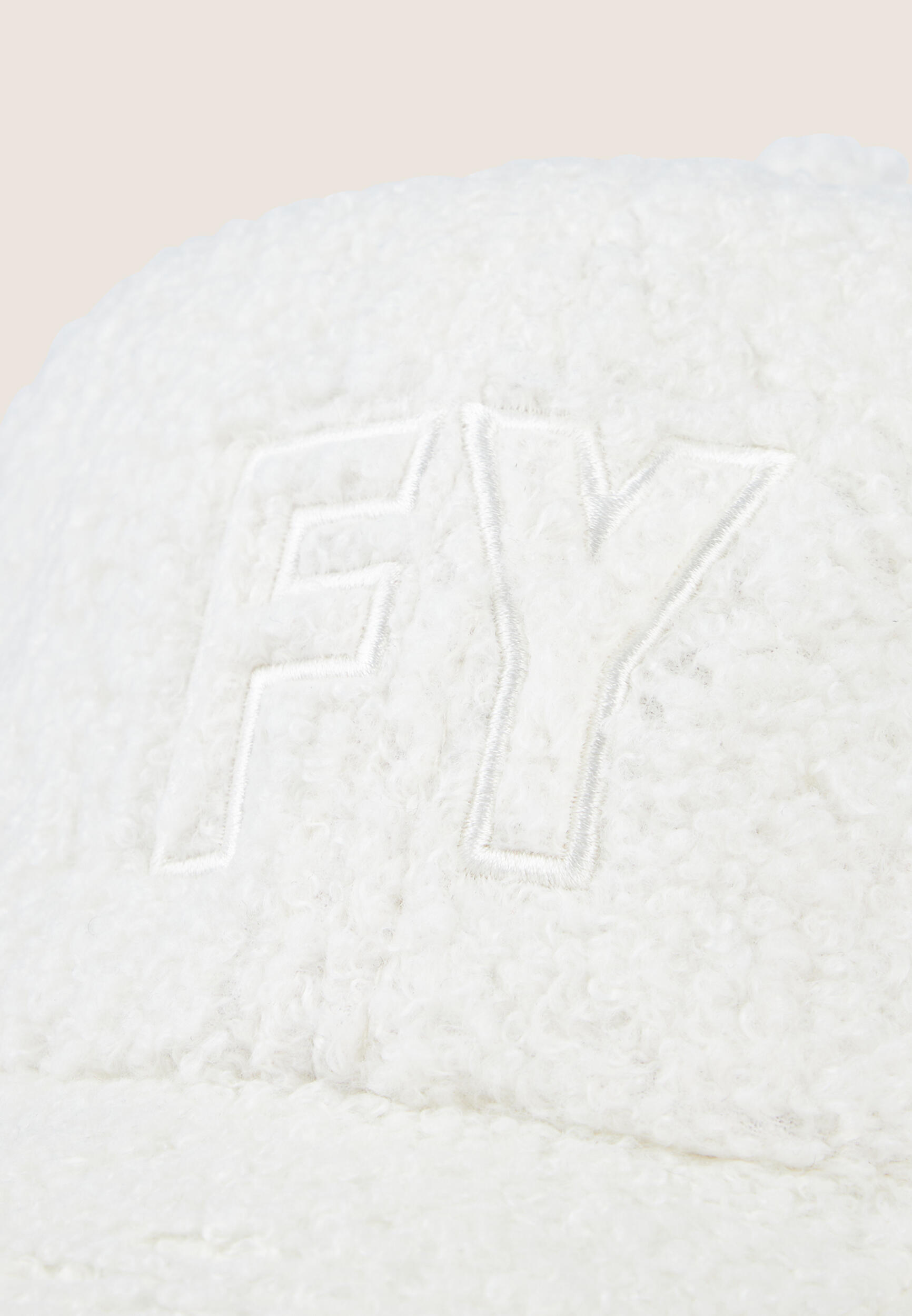 Casquette en tissu Sherpa avec maxi broderie FY ton sur ton 3/3